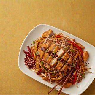 spicy noodles com frango panado