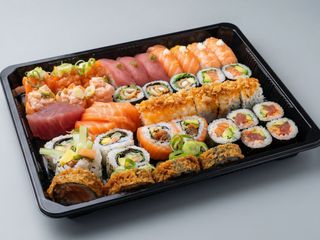 40 Sushi Salmão 