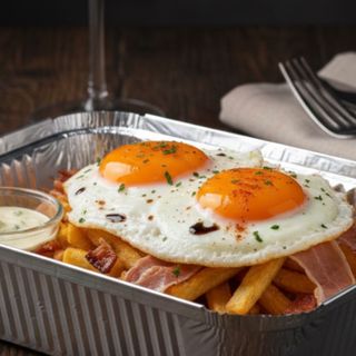 Ovos rotos crunchy bacon