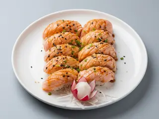 A8 Sushi Misto Nigiri Salmão Tostado
