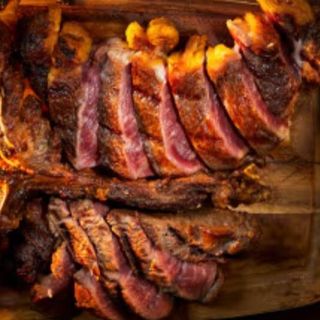 T-Bone 900 gr + Mexilhão à Bulhão Pato + Verde Ponte de Lima + 2 Delta Q