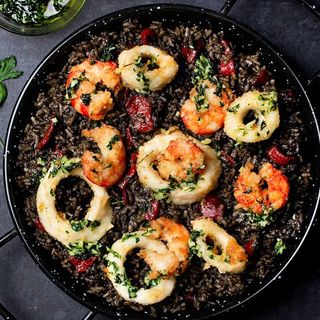 Arroz Nero de Lulas & Camarão