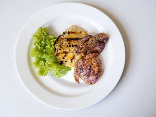 Medalhões de Porco Grelhado + Sopa 