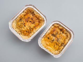 Empadao de frango com cream cheese - M