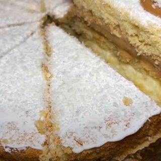 Super fatia de doce de leite com coco