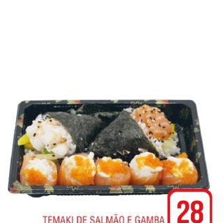 28. Temaki de Salmão e Gamba Barquinho de Salmão