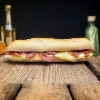 SANDES QUEIJO E BACON