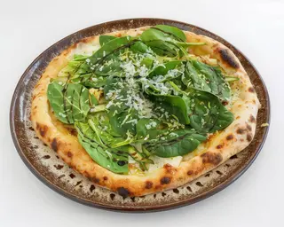 Pizza de Alcachofras e Espargos
