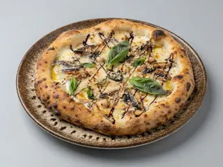 Pizza de Cinco Queijos, Figo e Pêra