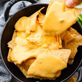 NACHOS COM CHEDDAR