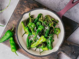 Pimentos Padron com Broa