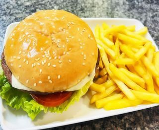 Hambúrguer Clássico