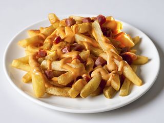 Batata Frita com Cheddar e Linguiça