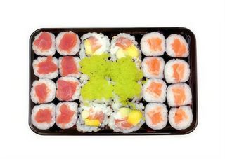 B7. Maki de Salmão 24 Peças