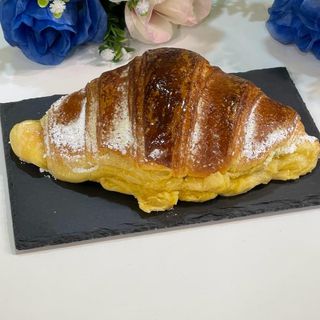 Croissant Marmelada e queijo seco