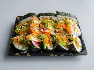 A22 Futomaki com Algas Misto