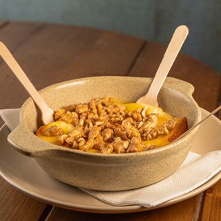 Delicia de Queijo Com Mel e Nozes