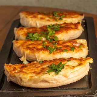 Pão de Alho À Boteko