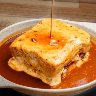 Francesinha Tradicional À Boteko
