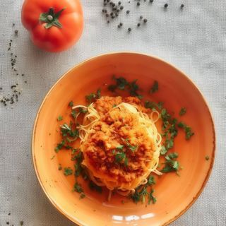 Bolonhesa de Soja em ninho de Esparguete Integral | vegan (a partir das 12h00)