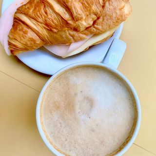 Croissant Misto (Fiambre de Peru)