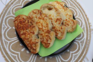 Bruschetta de alho e queijo