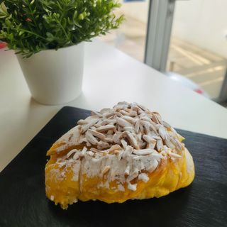 Croissant Recheado creme ovo