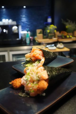 Temaki salmão e Filadélfia