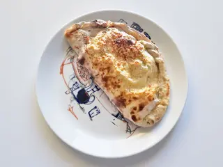 Calzone Fechada Pequena