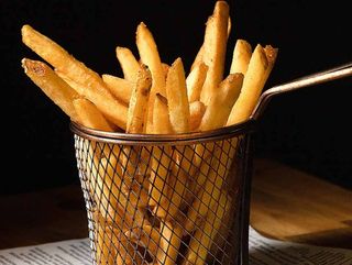 meia dose de batata frita