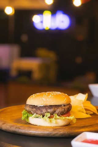 Hambúrguer com Fiambre