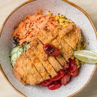 Poke de frango katsu ( panado crocante )