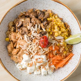 Poke do campo ( Frango e Feta )