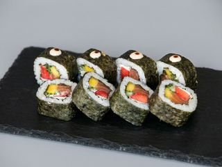 Futomaki ﻿( 8 peças )::