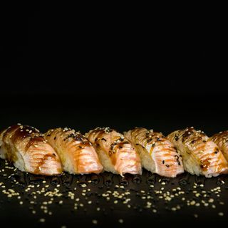 Nigiri Salmon Brasseado 3 pecas