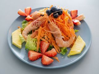 SALADA DE CAMARÃO 