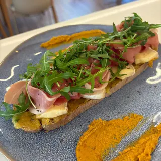 Tosta de Presunto e Brie