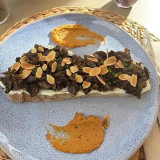 Tosta de Cogumelos e Trufa