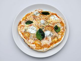 Pizza Caprese