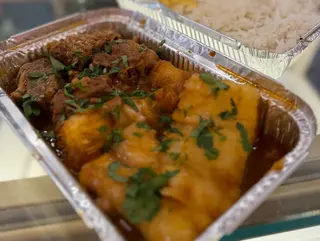 Carne de costela com mandioca 