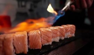 30. Salmão Tataki Rolls 8 Peças