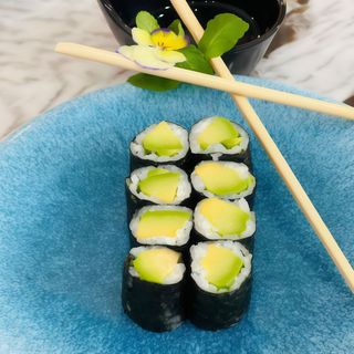 5. Abacate Maki 12 Peças