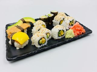 37. Vegetariano Especial Sushi 14 Peças