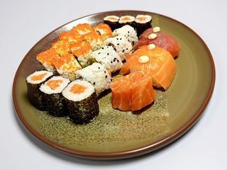 38. Familia Especial Sushi 24 Peças