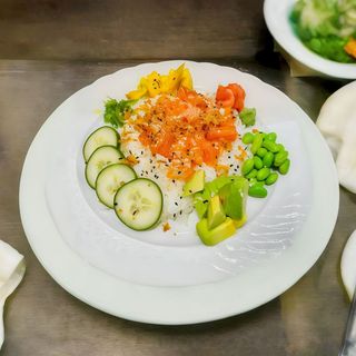 31. Salmão Poke Bowls