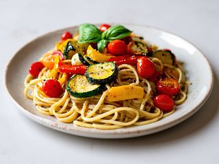 Linguini Salteado com Vegetais
