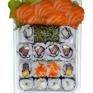 M10 Mix Sushi c/Sashimi (22 Peças)