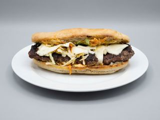 Menu bife e queijo pão de alho
