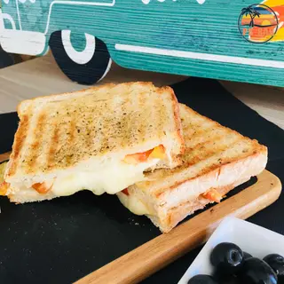 Tosta de Queijo Tomate e Orégãos