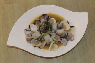 Sopa de Amêijoas com legumes 